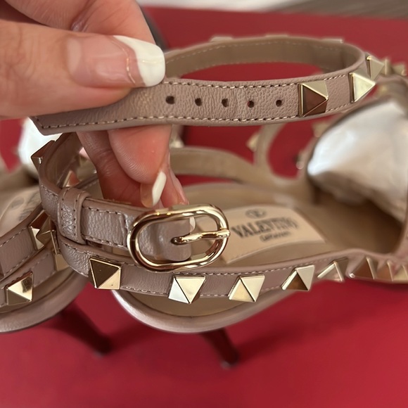 ✨VALENTINO✨ Brown & Pink Valentino Garavani Patent Cage 100 Heels - Picture 5 of 9